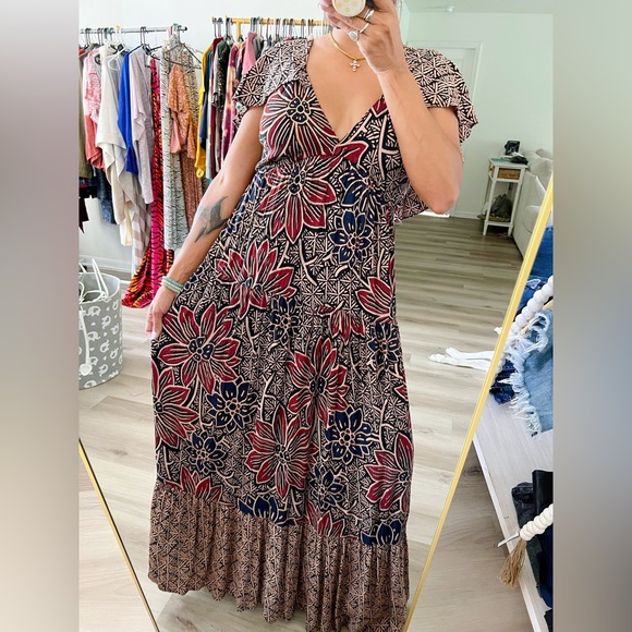 BOUTIQUE SPANISH STYLE DRESS - Picture 3 of 7